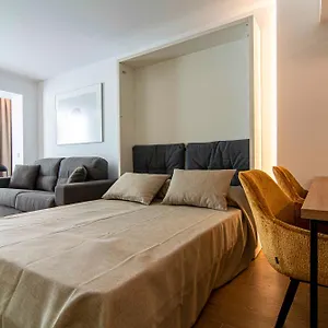 https://apartamentos-1-abril.1costadelsol.com